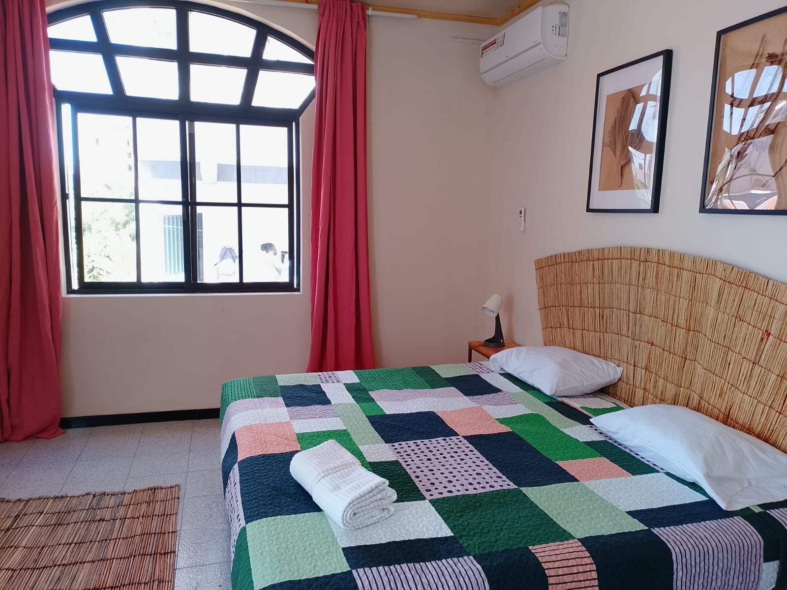 Iron/ironing board, Internet, bed sheets