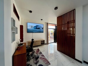 Interior - Imagination Studio Home (Puerto Ayora)