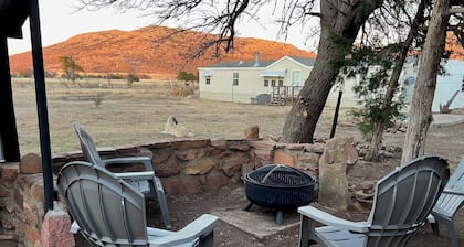 Private Ranch Retreat with Panoramic Views of the Wichita Mountains