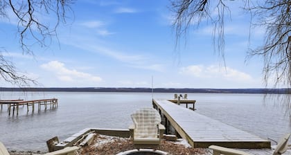 Seneca Lake Cottage | Lakefront Retreat