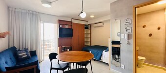 Studio no Centro com Academia Piscina e Varanda