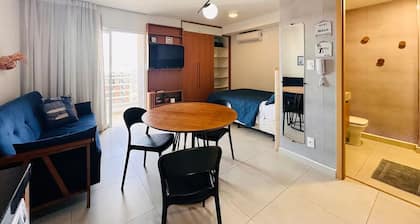 Studio no Centro com Academia Piscina e Varanda
