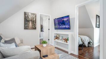 2 bedrooms, desk, iron/ironing board, travel crib