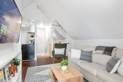 The Loft at Marble Place: Cozy Family Retreat