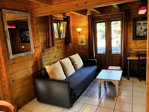 TV - Charming Duplex Chalet in Bias – Sleeps 4/6 (BIAS)