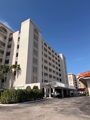 Exterior - First floor condo on the Gulf of Mexico (Bonita Springs)