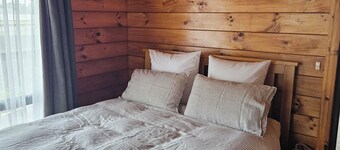 Cosy lockwood on Dieffenbach by Ōpunakē beach