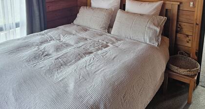 Cosy lockwood on Dieffenbach by Ōpunakē beach