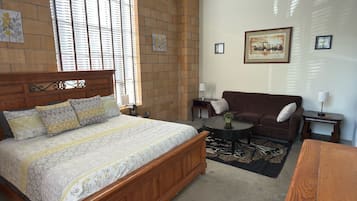 Fer et planche à repasser, accès à Internet, literie fournie