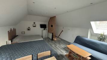 7 bedrooms, iron/ironing board, free WiFi, bed sheets