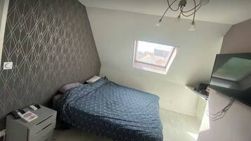 7 slaapkamers, een strijkplank/strijkijzer, gratis wifi, beddengoed