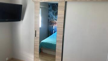 7 slaapkamers, een strijkplank/strijkijzer, wifi, beddengoed