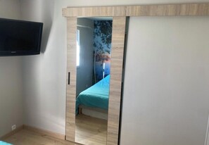 7 makuuhuonetta, silitysrauta/-lauta, Wi-Fi, vuodevaatteet