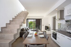 Departamento superior, alberca privada | Comedor