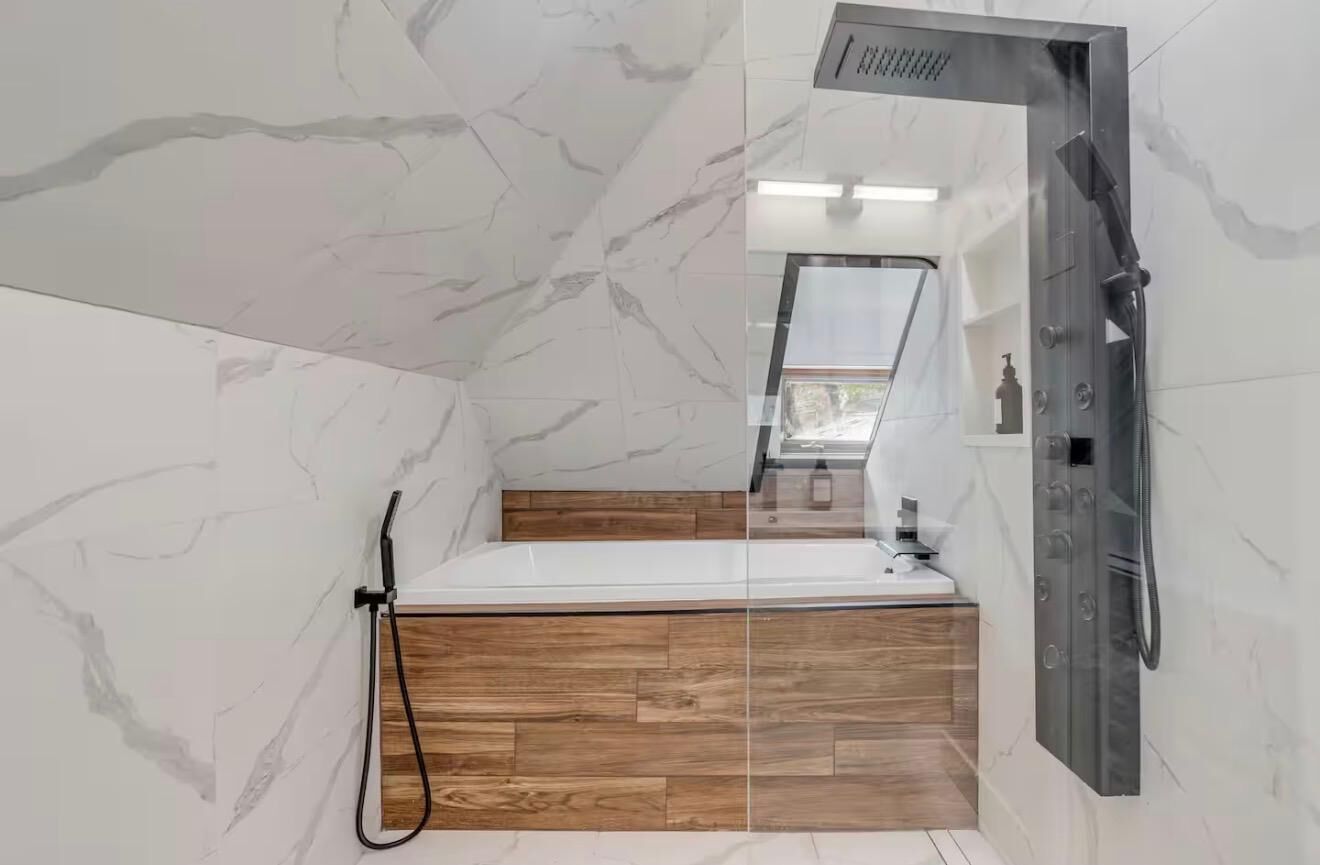 Shower, jetted tub, hair dryer, towels
