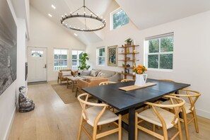 Dining - Lovely, 2-bedroom house in charming Corte Madera. Great Location! (Corte Madera)