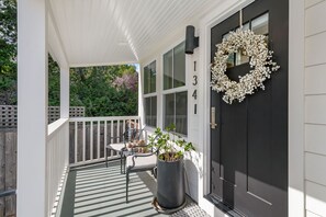 Terrace/patio - Lovely, 2-bedroom house in charming Corte Madera. Great Location! (Corte Madera)