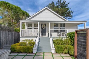 Exterior - Lovely, 2-bedroom house in charming Corte Madera. Great Location! (Corte Madera)