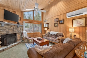 Living area - Serene Mountain Retreat with Private Beach Access (McCall)