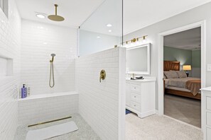 Secador de pelo y toallas