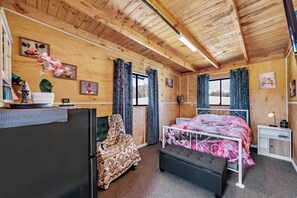 WiFi, bed sheets - Glamping @ Undercliff Farm (Undercliffe)