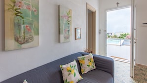 Unclassified image, 2 of 25, button - Alcamo Pool House Blu (Alcamo)