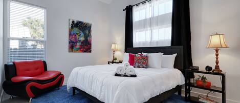 Skrivebord, strykejern/-brett, wi-fi og sengetøy