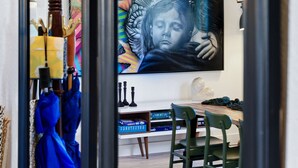 Interior - Graffiti - A Birdy Vacation Rental (San Antonio)