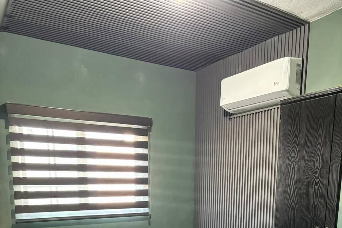 Comfort Apartment | Blackout curtains, iron/ironing board, free WiFi