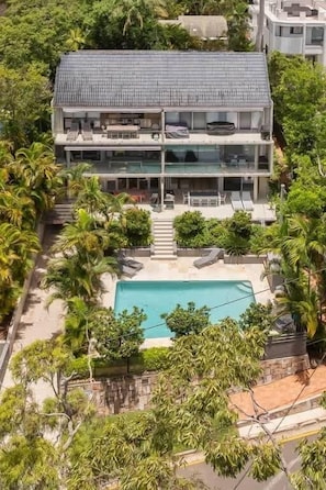 Exterior - Headland Views 2: Leafy Retreat (Noosa)