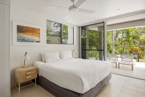 3 bedrooms, iron/ironing board, bed sheets - Headland Views 2: Leafy Retreat (Noosa)