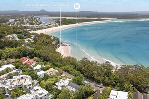 Beach nearby, beach towels - Headland Views 2: Leafy Retreat (Noosa)