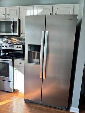 Private kitchen - Pet friendly 2 bedroom home in High Point (High Point)