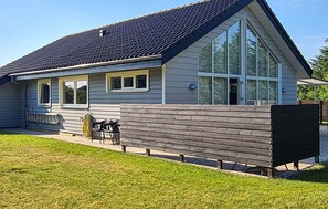 Exterior - Gorgeous home in Tarm with sauna (Tarm)
