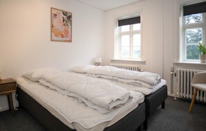 Travel cot, free WiFi - 2 bedroom beautiful apartment in Brørup (Brørup)