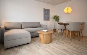 TV - 2 bedroom beautiful apartment in Brørup (Brørup)