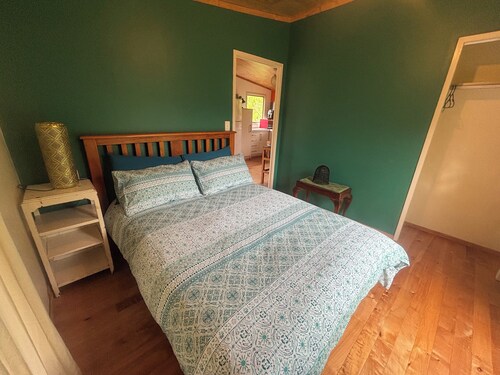 Oakura river retreat