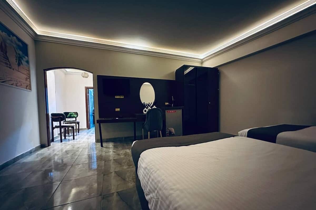 Family Suite | Egyptian cotton sheets, premium bedding, down comforters, pillowtop beds