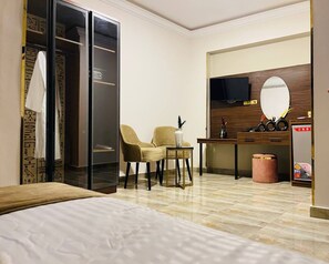 Caja de seguridad en la habitación y cortinas blackout 