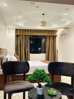Deluxe Single Room | Egyptian cotton sheets, premium bedding, down comforters, pillowtop beds