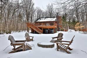 Exterior - Eastwood Chalet - 4BR Killington Chalet | 4 Full Baths | Private Sauna & Hot Tub | Walk-Off Trail (Killington)