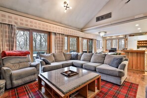Smart TV, fireplace, offices, computer monitors - Eastwood Chalet - 4BR Killington Chalet | 4 Full Baths | Private Sauna & Hot Tub | Walk-Off Trail (Killington)