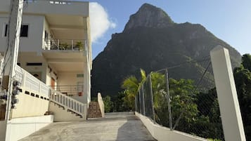 Apartment, Balcony, Partial Sea View | Property grounds