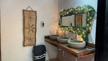 Towels, soap, shampoo, toilet paper