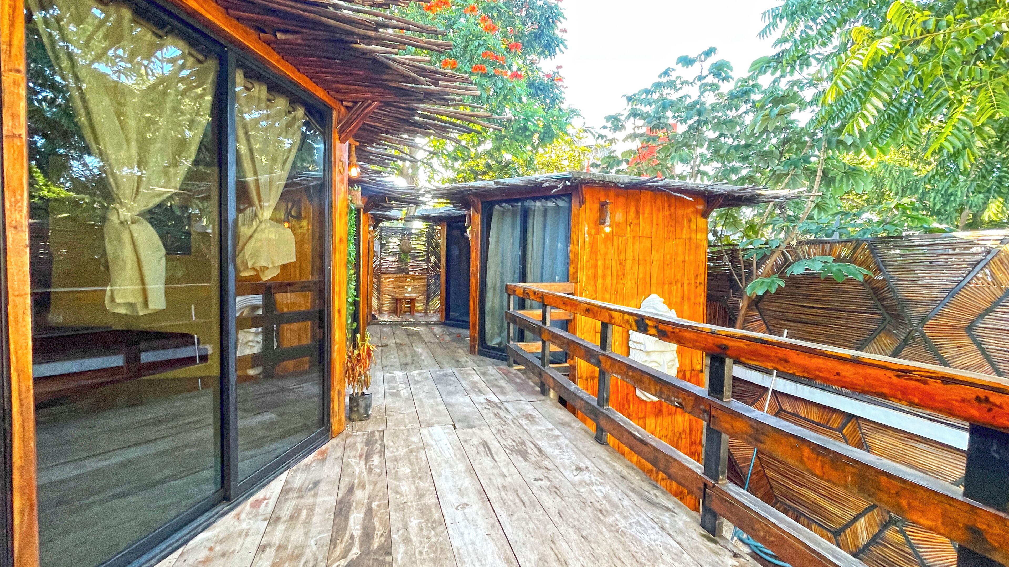 Comfort Room | Free WiFi