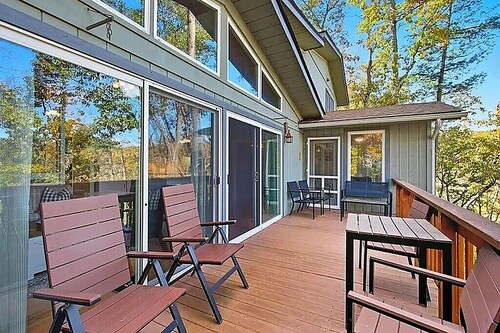 Mountain Retreat Near Bryce Resort. Game Rm. Sleeps 11. Family and Dog Friendly!