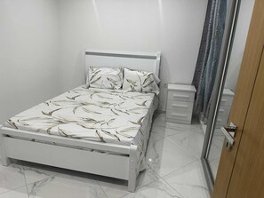 Iron/ironing board, Internet, bed sheets - Peaceful 2-bedroom apartment in Praia perfect for relaxing stays (Palmarejo)