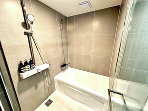 家庭客房 | 浴室