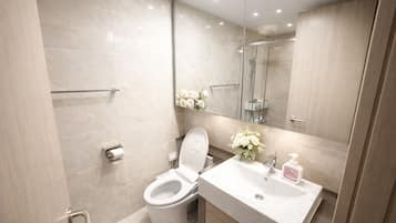 Twin Room | Bathroom