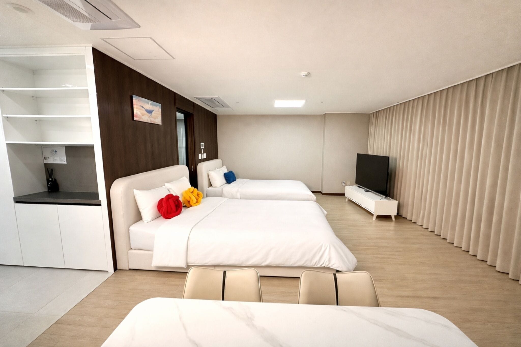 Family Room | Free WiFi